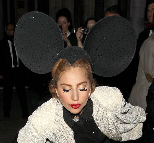 lady-gaga-mit-micky-maus-ohren