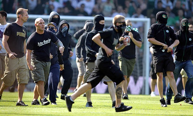 stadionrichter gegen hooligans hools2011