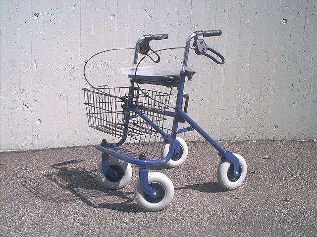 640px-Rollator 2