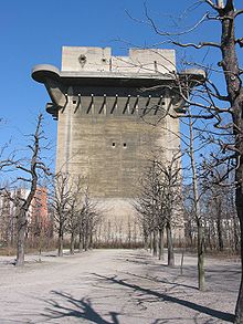 220px-FlakturmLAugarten030323h