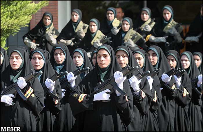 111030-Iranian-police-women