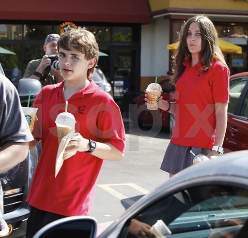 pp-Starbucks-26-05-2011-prince-michael-j