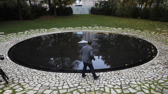 denkmal-sinti-roma-berlin-nazis