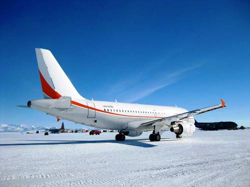 2.-Ice-Runway-in-Antarctica