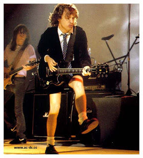 ACDC-angus-malcolm-young-duck-walk-jamin