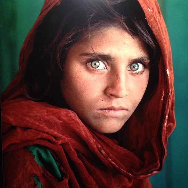green eye afghan girl national geographi