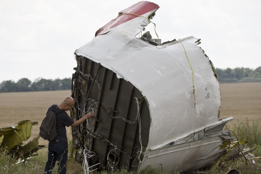 A-Malaysian-air-crash-investigator-takes