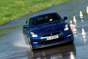 Nissan-GT-R-Frontansicht-articleOpeningI