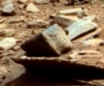 cube-on-mars-2