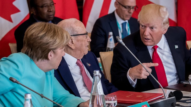 bundeskanzlerin-angela-merkel-spricht-mi