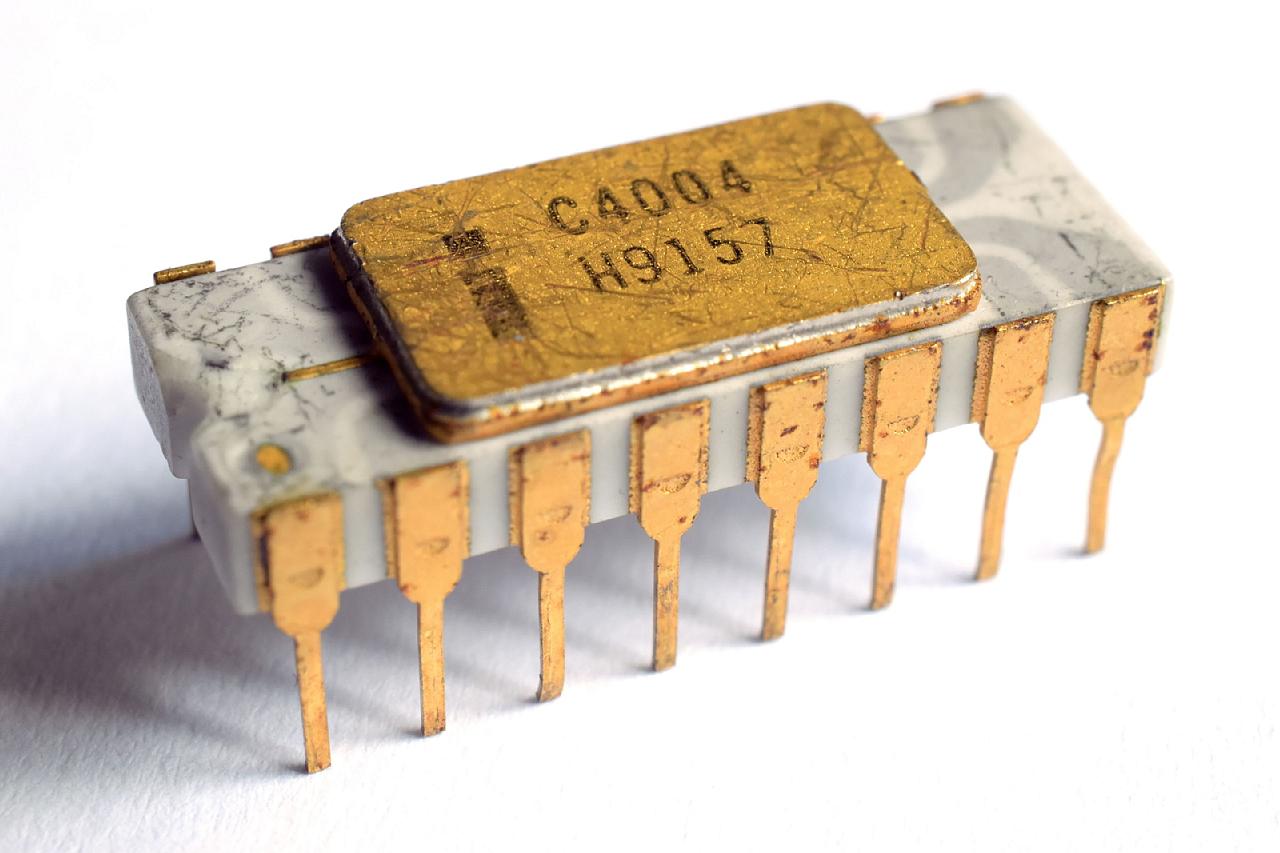 1280px-Intel C4004
