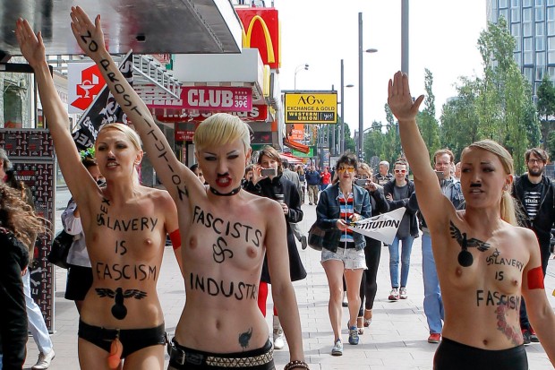 282c81 Femen-Aktivistinnen-protestieren-