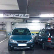 Frauenparkplatz-bewerkt-ivm-nummerborden