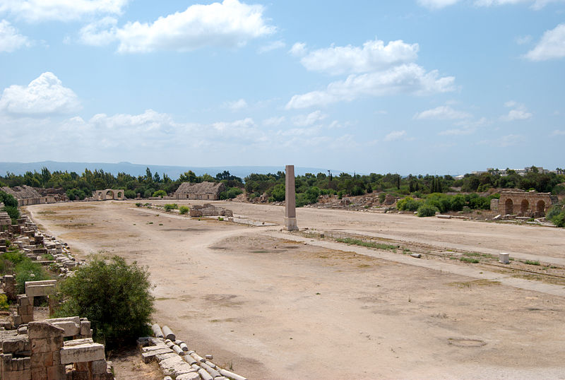 800px Roman Hippodrome in Tyre 2C Lebano