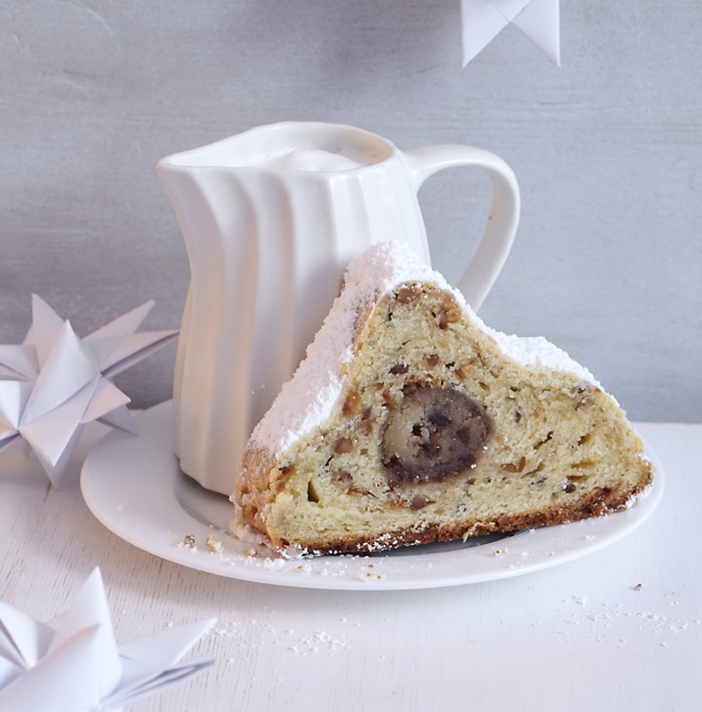 Amarena-Marzipan-Stollen-91762a211ab159c