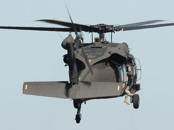 tmeXATL sikorsky-uh60-blackhawk 2