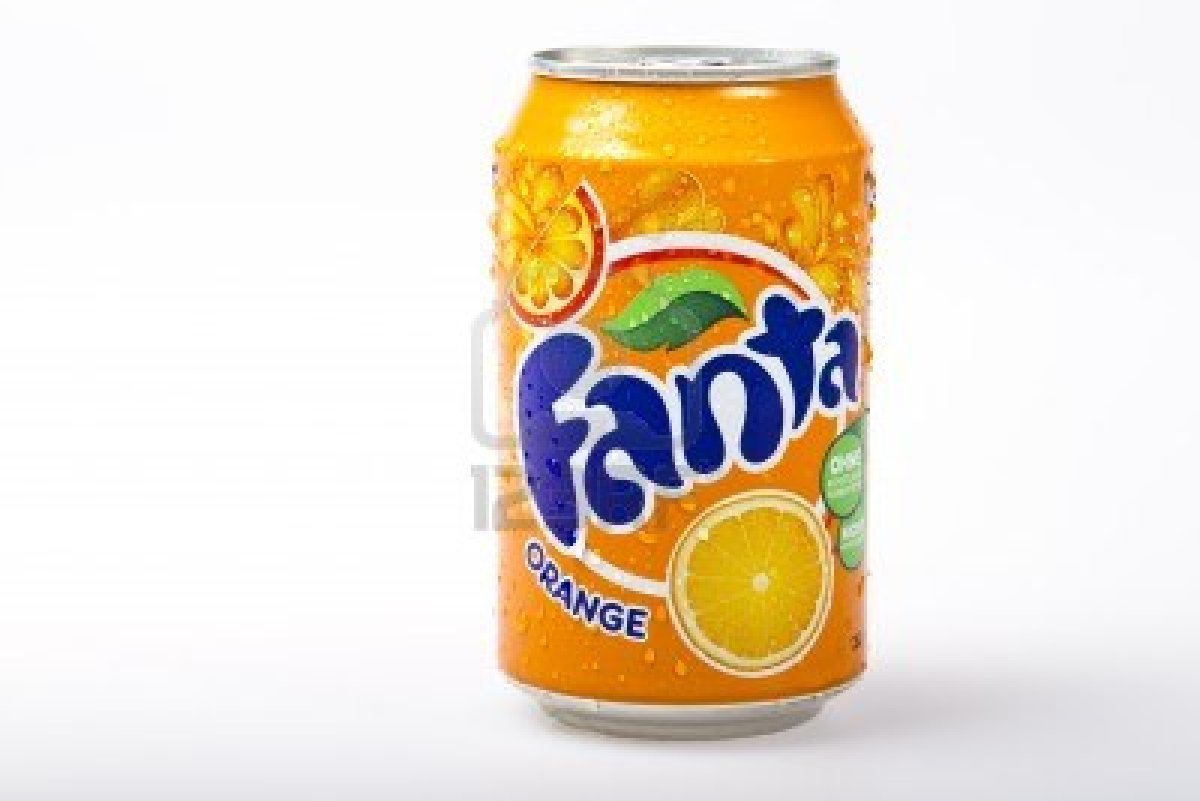 9158049-fanta-orange-trinken-studio-shot