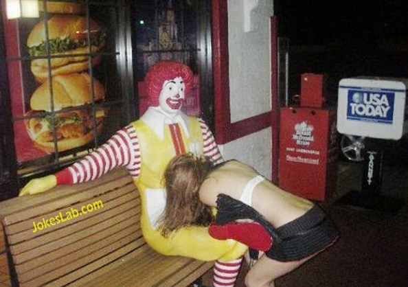 funny-pose-funny-blow-job-mcdonalds