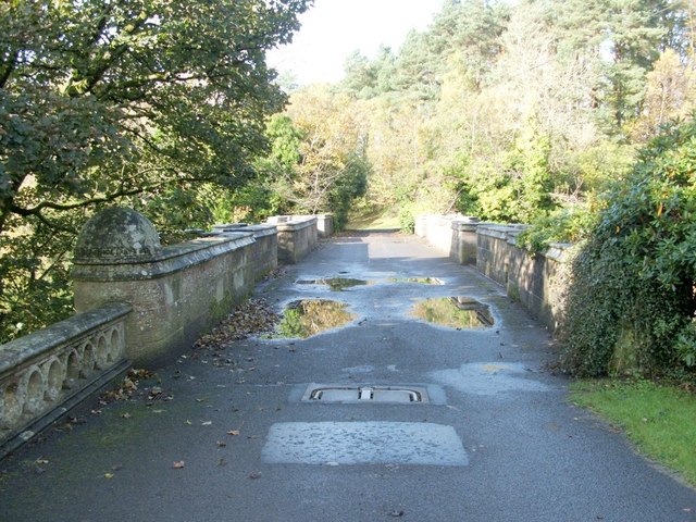 Overtoun Bridge - geograph.org.uk - 1024