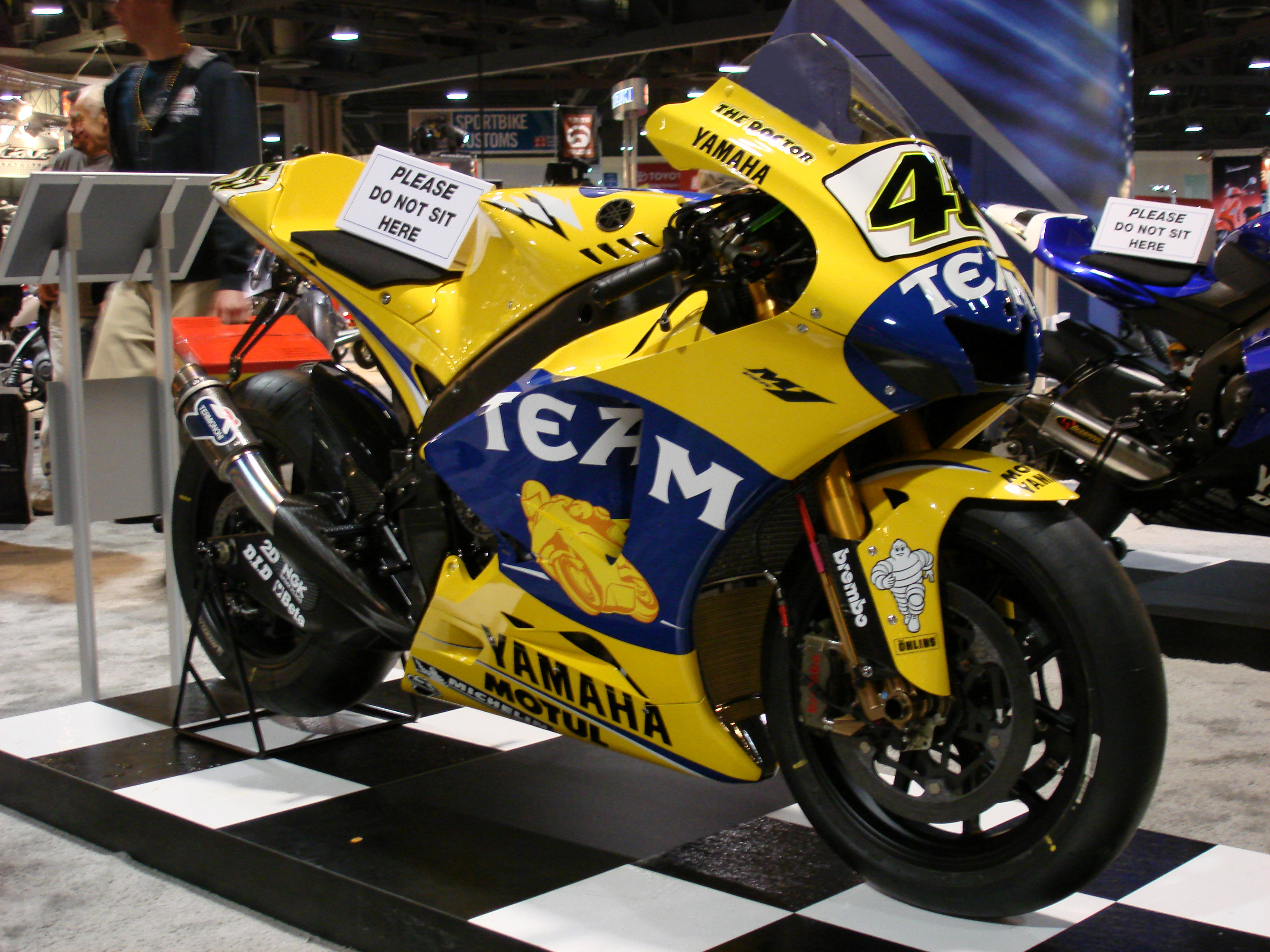 Bilder-Thread 2006YamahaYZR-M1-001