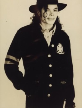 BEAUTIFUL-MJ-michael-jackson-24163232-27