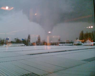 tornado-in-hamburg-27-03-2006