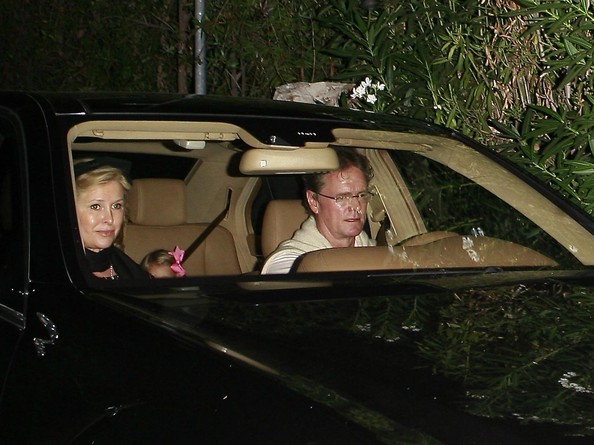 KathyHiltonRickHiltonFamilyFriendsOutsid
