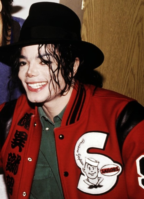 L-O-V-E-MJ-3-michael-jackson-24334184-50