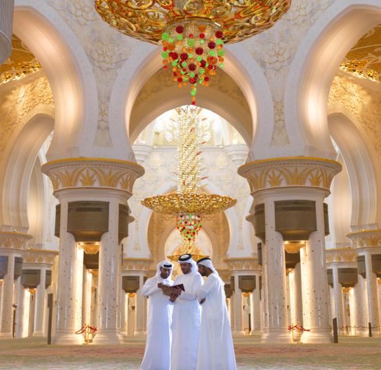 Bilder-Thread tIf2ZzE Sheikh-Zayed-Moschee innen