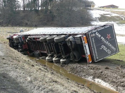 79573226-neukirchen-lkw-unfall.9