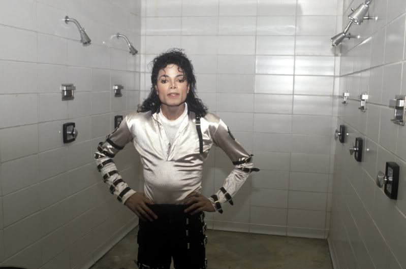 -MJ-michael-jackson-24368698-799-530