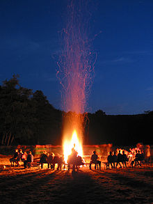 220px-Lagerfeuer Bundenbach Schmidtburg 