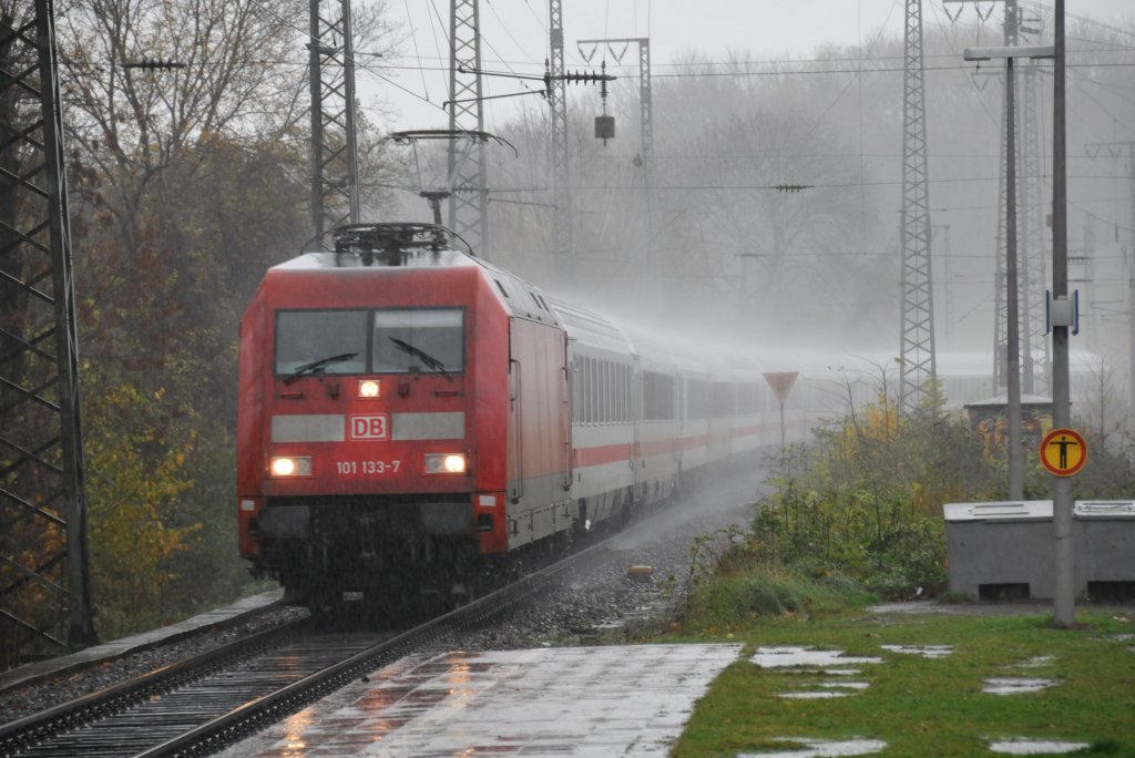 im-stroemenden-regen-rast-101-465805