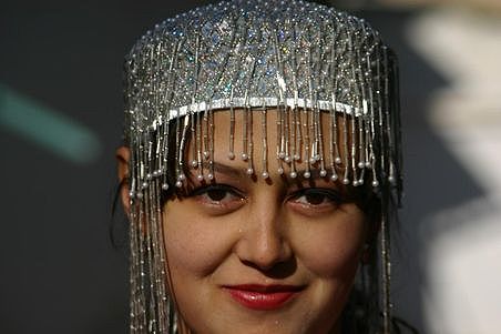 traditionelle-Kopfbedeckung-einer-Usbeki