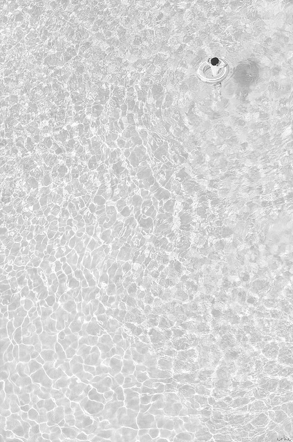 Bilder-Thread tQqav4Z r0vfqS on pool via arha