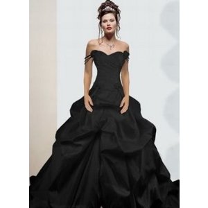 schwarzes-pompoeses-Ballkleid 334660