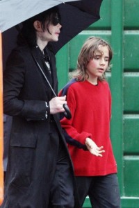 Michael Jackson walks 76f1-200x300