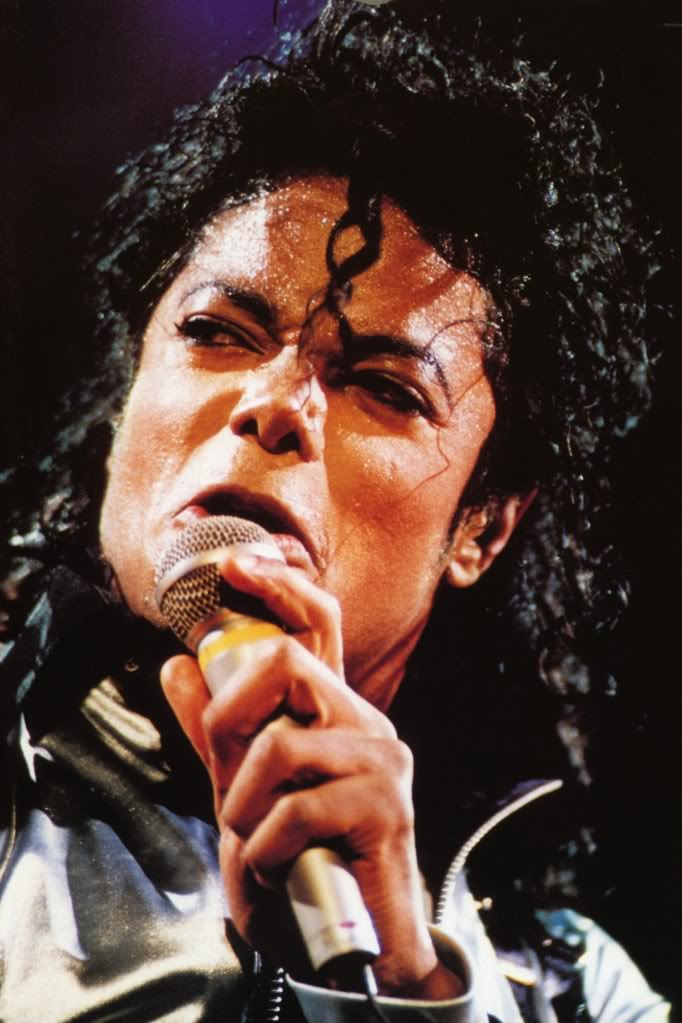 -MICHAEL-michael-jackson-18451411-1365-2