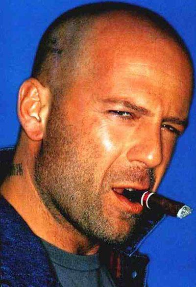 bruce willis smoking a cigar-1274