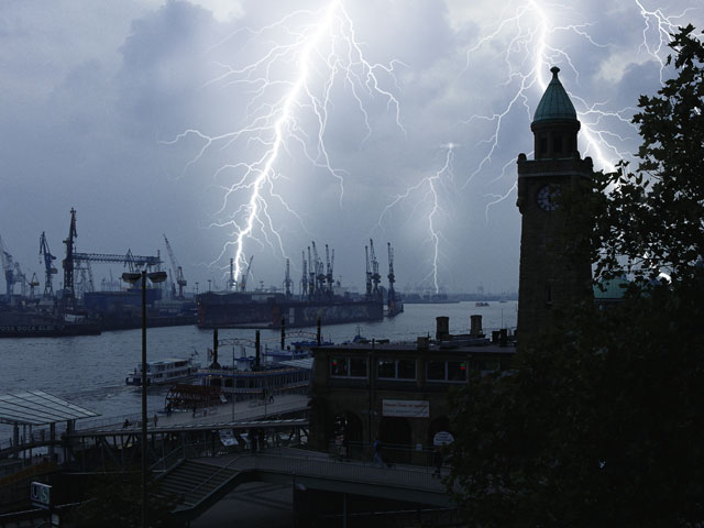 K6kZKb foto gewitter hamburg