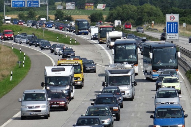 Staus-auf-den-Autobahnen-im-Norden