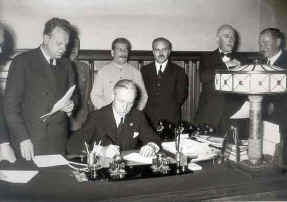 hitler stalin pakt ribbentrop