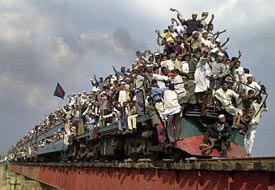 india-train-crowds