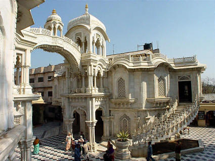 isckon-temple-vrindavan3