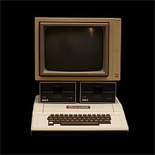 220px-Apple II-IMG 4217