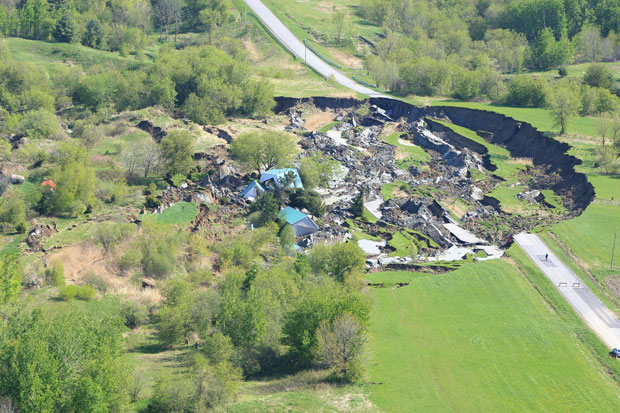 giant montreal sinkhole