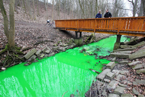 Grossbrand-Grone-gruen-verfaerbt Artikel