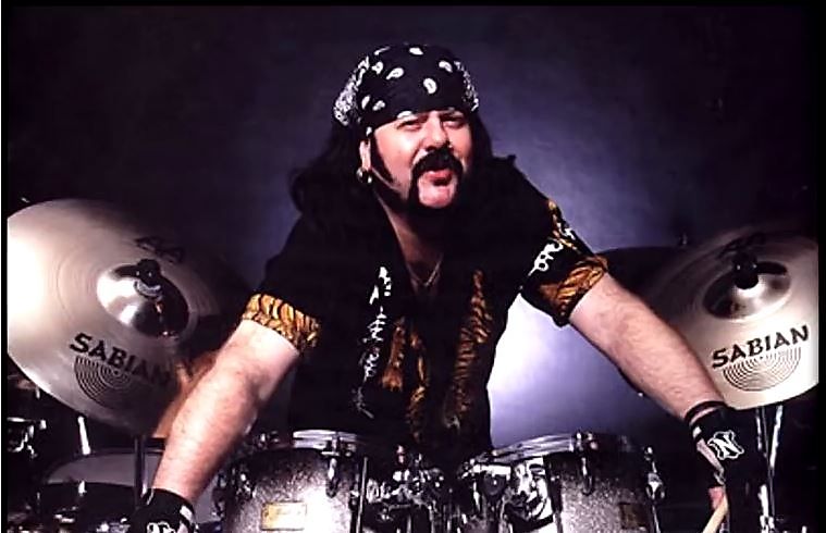 vinniepaul 1529757545743877 v0 h