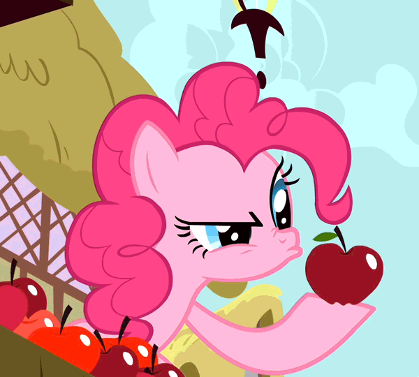 Pinkie Pie eating an apple S1E20