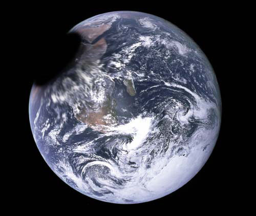 Bilder-Thread Earth being consumed by black hole